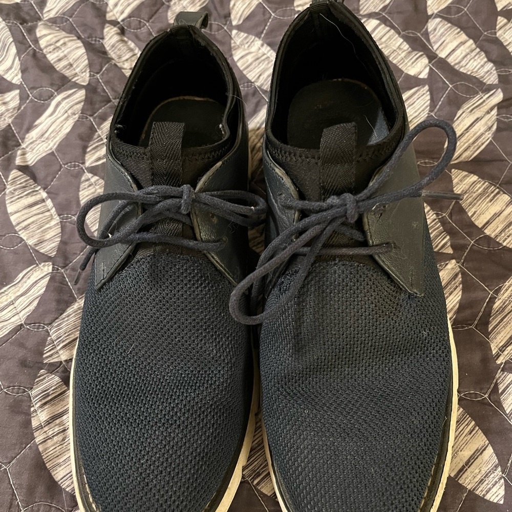 London Fog Black Sneakers